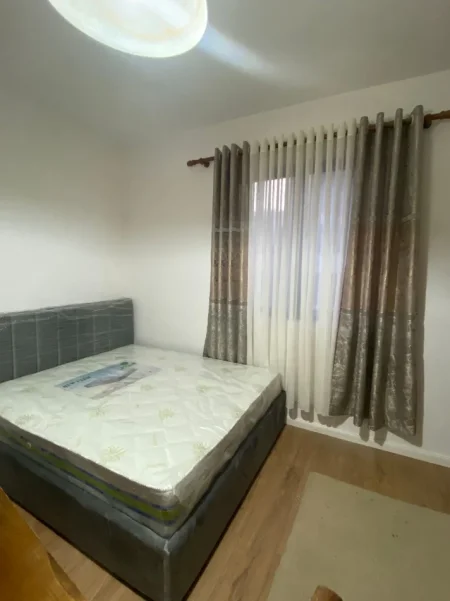 Tirane, jepet me qera shtepi 1+1+Ballkon Kati 1, 70 m² 400 € (Rruga Isuf Balta, Jordan Misja)
