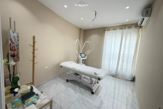 Tirane, jepet me qera zyre Kati 6, 71 m² 670 € (Rruga Anton Lufi)