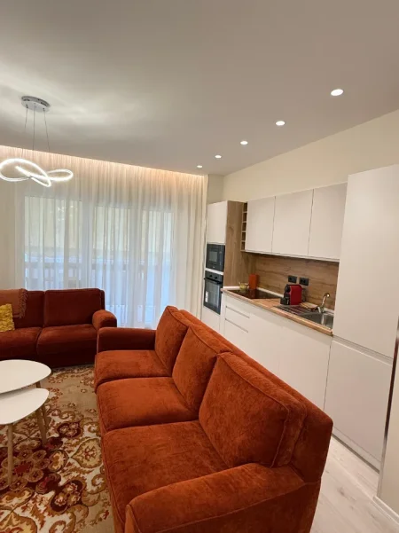 Tirane, jepet me qera apartament 1+1+Ballkon Kati 3, 76 m² 750 € (Liceu)