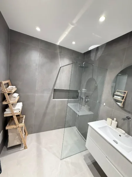 Tirane, jepet me qera apartament 1+1+Ballkon Kati 3, 76 m² 750 € (Liceu)