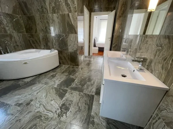 Tirane, jepet me qera apartament 4+1+Ballkon Kati 0, 335 m² 4.500 € (ROLLING HILL)