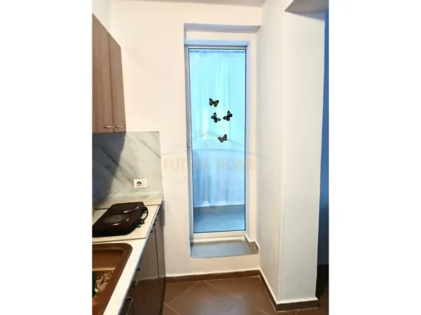 Tirane, jepet me qera apartament 1+1 Kati 1, 64 m² 500 € (ATSH , Prane Pazari i Ri)