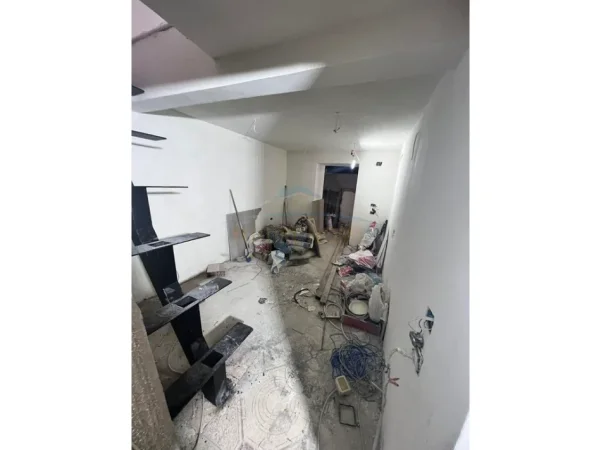 Tirane, jepet me qera ambjent biznesi Kati 0, 150 m² 5.000 € (RRUGA E DURRSIT)