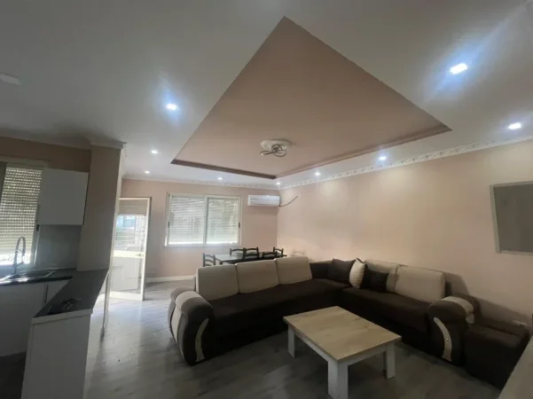 Tirane, jepet me qera apartament 3+1+Ballkon Kati 2, 138 m² 550 € (Fresk)