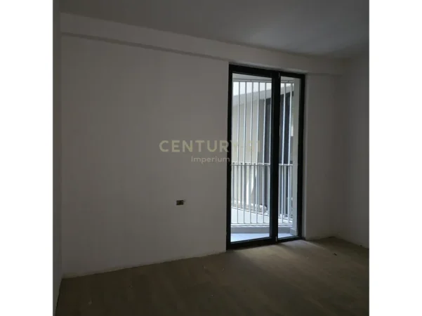 Tirane, jepet me qera 2+1 Kati 3, 116 m² 1.100 € (Mine Peza)