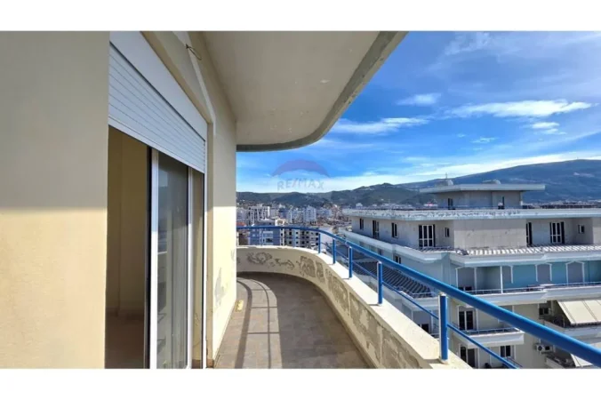 Vlore, shitet apartament 1+1 Kati 12, 114.000 € 
