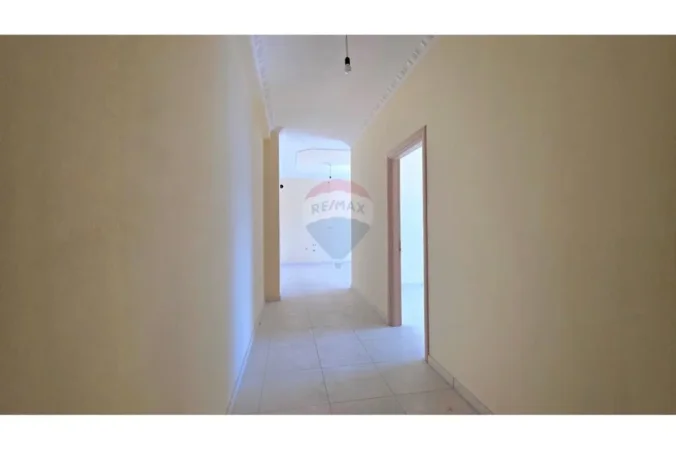 Vlore, shitet apartament 1+1 Kati 12, 114.000 € 