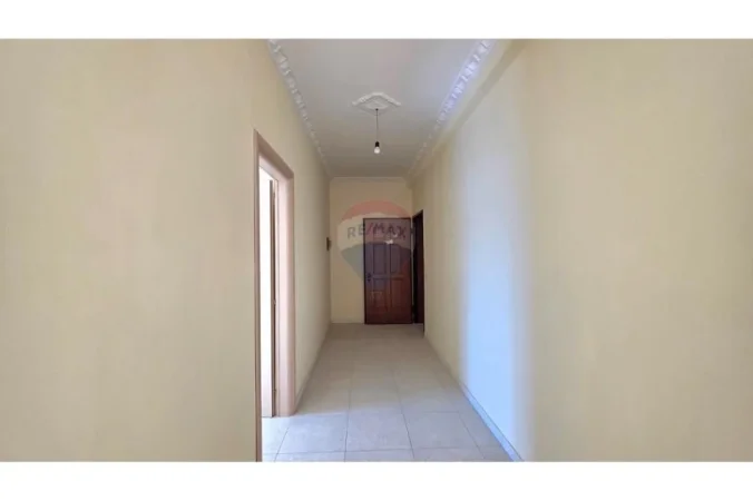 Vlore, shitet apartament 1+1 Kati 12, 114.000 € 