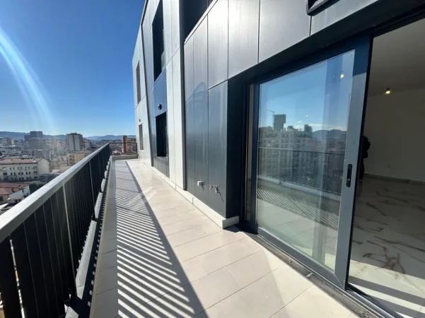 Tirane, jepet me qera apartament 2+1 Kati 13, 139 m² 1.300 € 