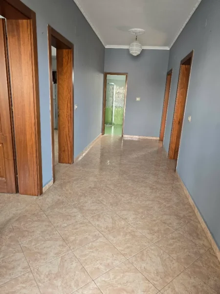 Tirane, jepet me qera 2+1+Ballkon Kati 1, 120 m² 370 €