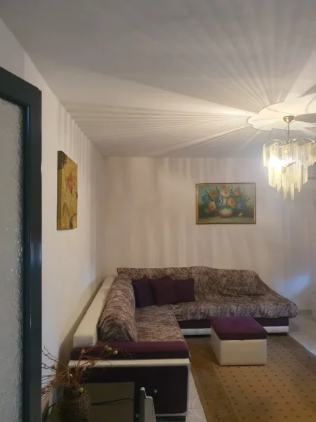 Tirane, jepet me qera apartament 1+1 Kati 6, 62 m² 400 € (Rr.qemal stafa)