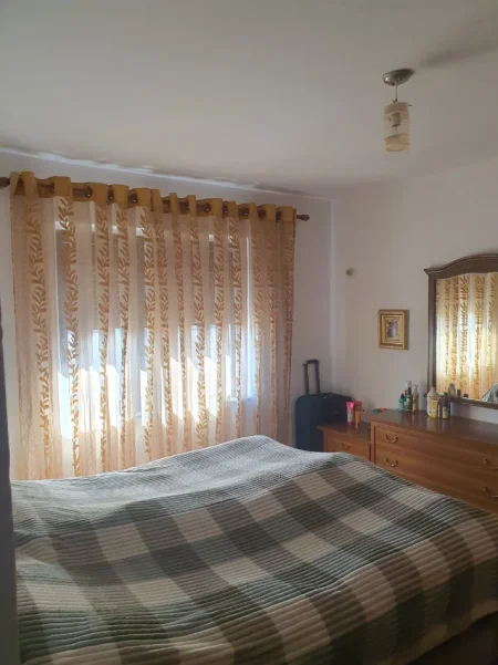 Tirane, jepet me qera apartament 1+1 Kati 6, 62 m² 400 € (Rr.qemal stafa)