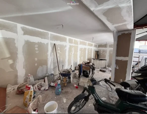 Tirane, shes Vile 4+1 Kati 2, 480 m² 180.000.000 € (Komuna e Parisit)