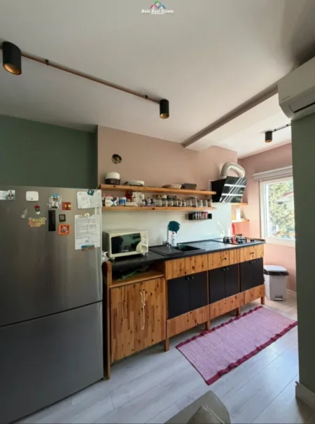 Tirane, jepet me qera apartament 2+1 Kati 3, 100 m² 570 € (rruga Ali Visha)