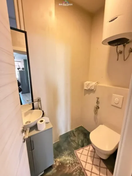 Tirane, jepet me qera apartament 2+1 Kati 3, 100 m² 570 € (rruga Ali Visha)