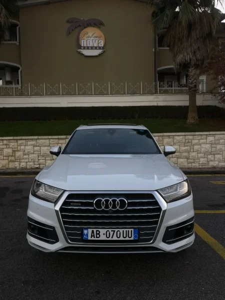Tirane, shes makine Audi Q7 Benzin, e bardhë automatik Kondicioner 220.000 km 17.000 €