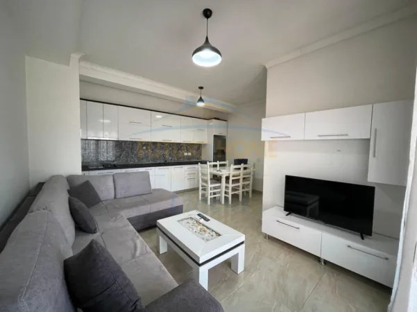 Tirane, jepet me qera apartament 1+1+Ballkon Kati 3, 60 m² 550 € (Unaza e Re)