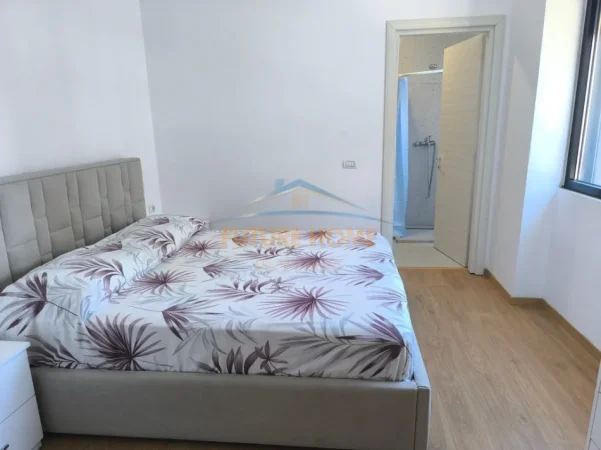 Tirane, jepet me qera apartament 2+1+Ballkon Kati 4, 88 m² 750 € (Don Bosko)