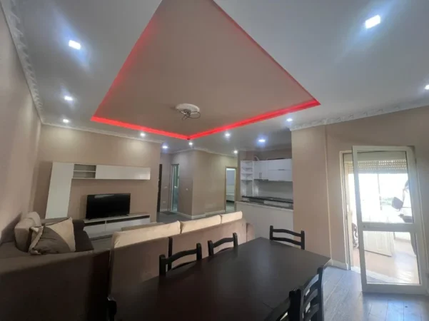 Tirane, jap me qera apartament 3+1+Ballkon Kati 2, 138 m² 550 € (Fresku)