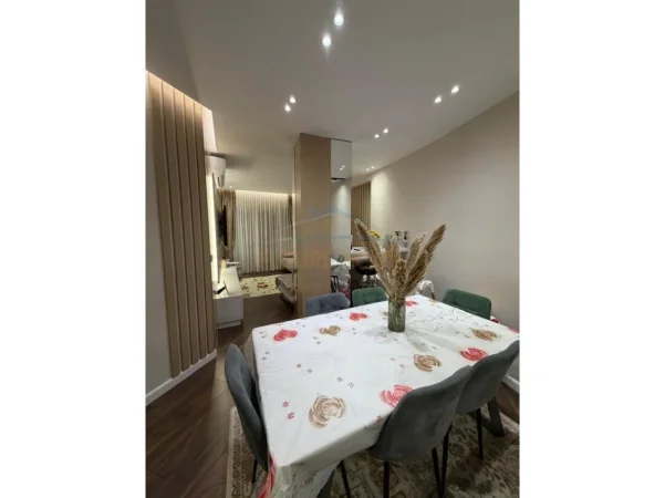 Tirane, shitet apartament Kati 2, 84 m² 175.000 €