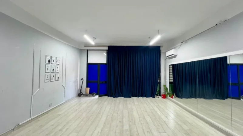 SHITET Njesi Biznesi :📍21 Dhjetori (Mulliri i Vjeter) - 79,000€ - S.58m² - Kt.0 - Pallat i Ri || Oferte Reale Investimi‼️