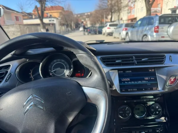 Diber, shitet makine Citroen c3 Nafte, manuale Kondicioner 3900 euro