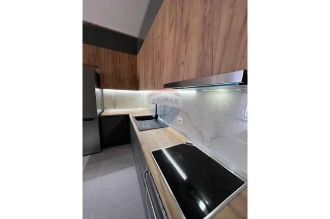 Tirane, jepet me qera apartament , 74 m² 500 € (Rruga Kongresi I Manastirit, Tiranë)