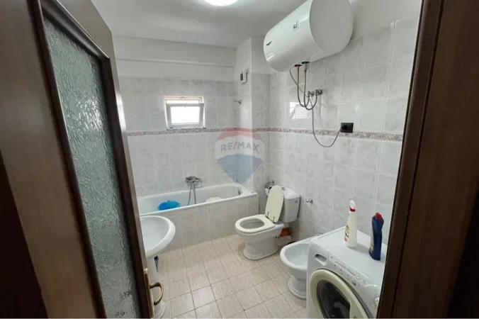Tirane, jepet me qera apartament , 83 m² 551 € (Rruga Him Kolli,)