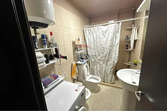 Tirane, jepet me qera apartament , 105 m² 521 € (Fresku)