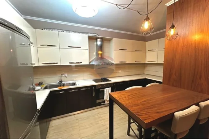 Tirane, jepet me qera apartament , 105 m² 521 € (Fresku)