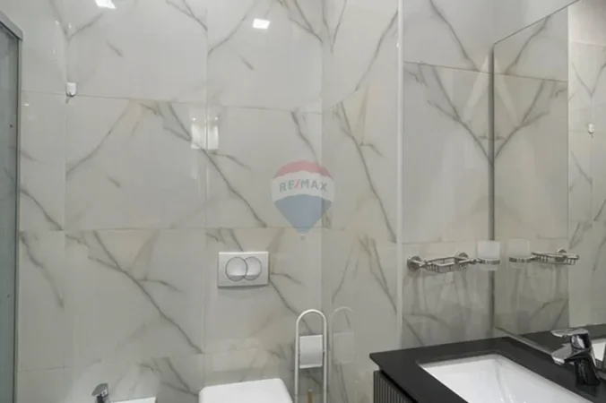 Tirane, jepet me qera apartament , 76 m² 831 € 