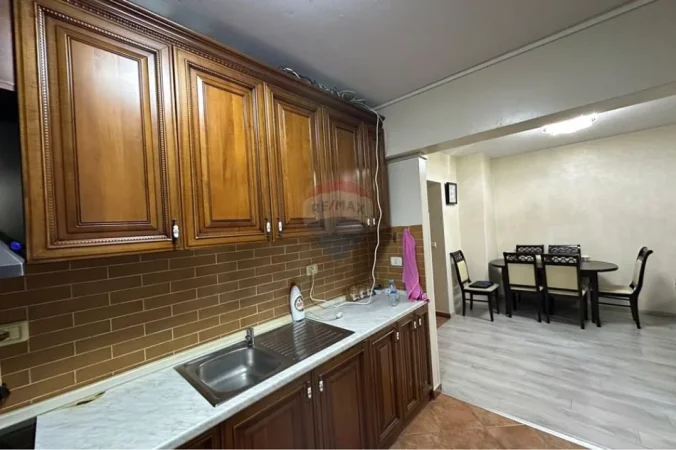 Tirane, jepet me qera apartament , 96 m² 501 € (Kamez)