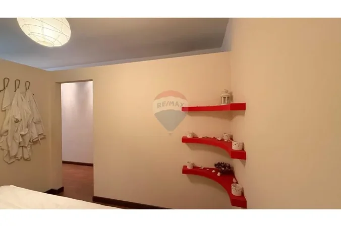 Tirane, jepet me qera zyre , 100 m² 1.040 € (Ish Ekspozita, Tiranë)