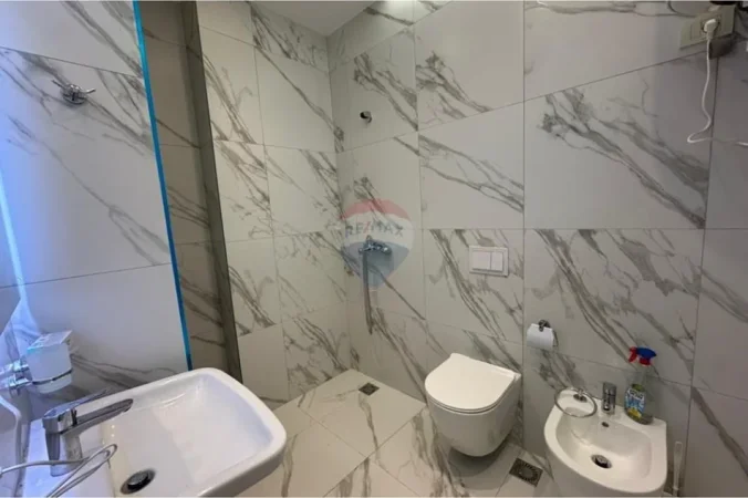 Tirane, jepet me qera zyre , 96 m² 1.200 € 