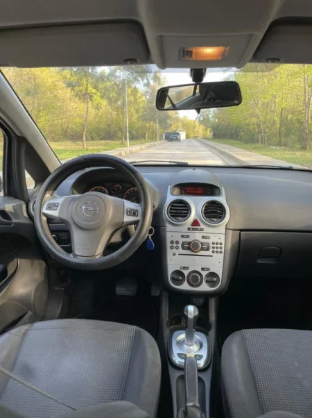 Durres, shes makine Opel corsa Benzin, blu automatik Kondicioner 140 km 3.300 €