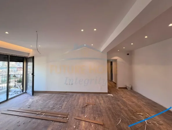 Tirane, shitet apartament 2+1+Ballkon Kati 8, 102 m² 179.000 € (Porcelan)