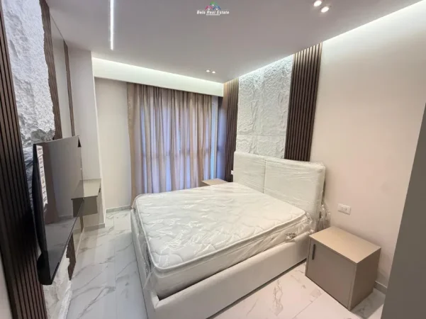 Tirane, jepet me qera apartament 1+1+Ballkon Kati 5, 75 m² 800 € (Rruga Dritan Hoxha)