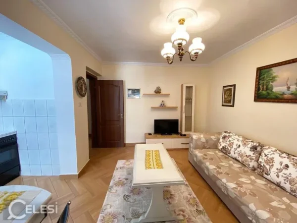 Tirane, jepet me qera apartament 1+1 Kati 4, 61 m² 55 000 Lek (Rruga Mine Peza)