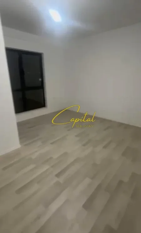 Tirane, jepet me qera ambjent biznesi Kati 3, 120 m² 450 € (5 MAJI)