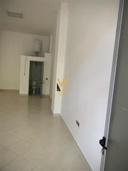 Tirane, shitet dyqan Kati 0, 38 m² 145.000 € (RRUGA ISLAM ALLA)