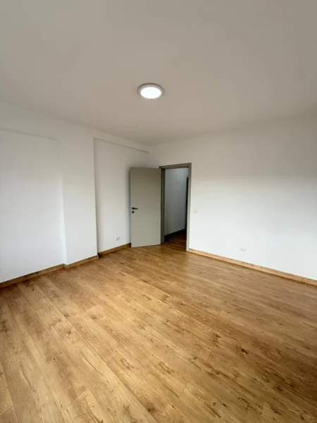 Tirane, jepet me qera apartament 2+1 Kati 3, 106 m² 1.000 € 