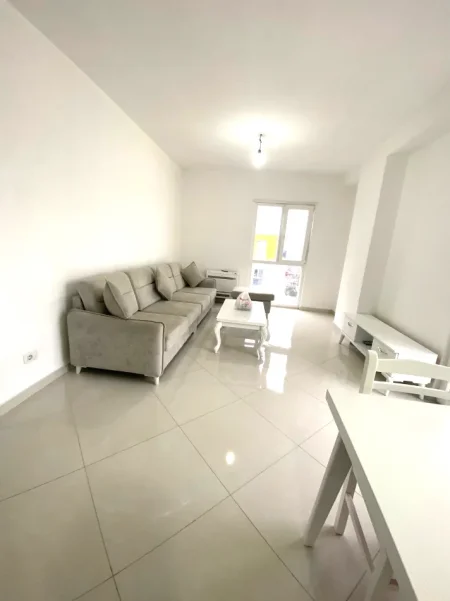🏠 Jepet me Qira Apartament 2+1 ,apartament modern  te Univers City, per 5 veta , 400 euro