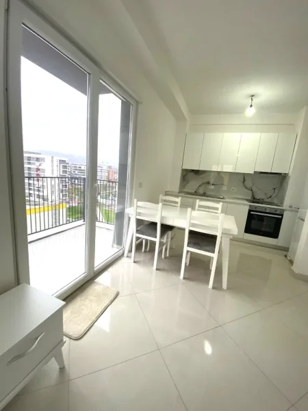 🏠 Jepet me Qira Apartament 2+1 ,apartament modern  te Univers City, per 5 veta , 400 euro