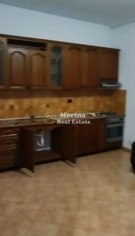 Tirane, jepet me qera apartament 2+1 Kati 2, 142 m² 600 € (Tregu Elektrik)