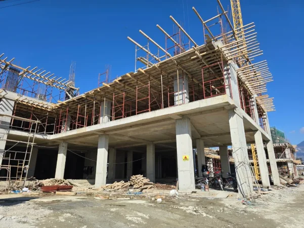 Tirane, shitet apartament 2+1 , 99 m² 113.287 € 