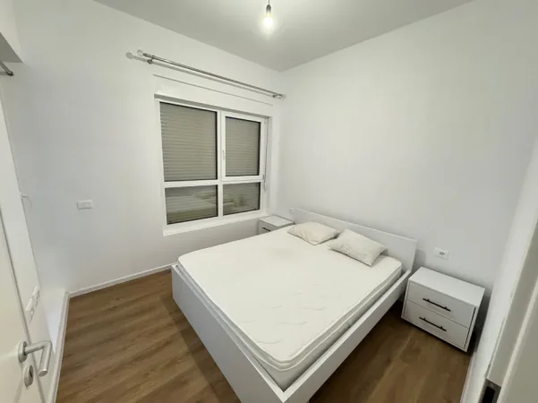 Tirane, jepet me qera apartament 1+1 Kati 7, 