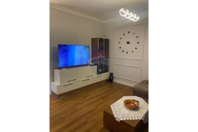 Tirane, jepet me qera apartament 2+1+Ballkon Kati 3, 79 m² 600 € (Kompleksi Halili)