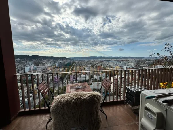 Shitet, Apartament 2+1+2, Tirana Garden Building, Tirane.