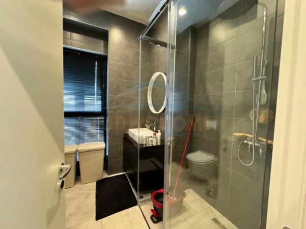 Shitet, Apartament 2+1+2, Tirana Garden Building, Tirane.