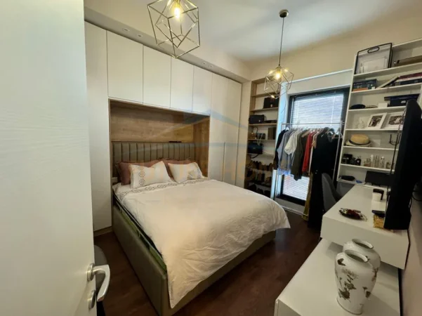 Shitet, Apartament 2+1+2, Tirana Garden Building, Tirane.